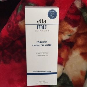 Elta MD Foaming Face Cleanser face wash